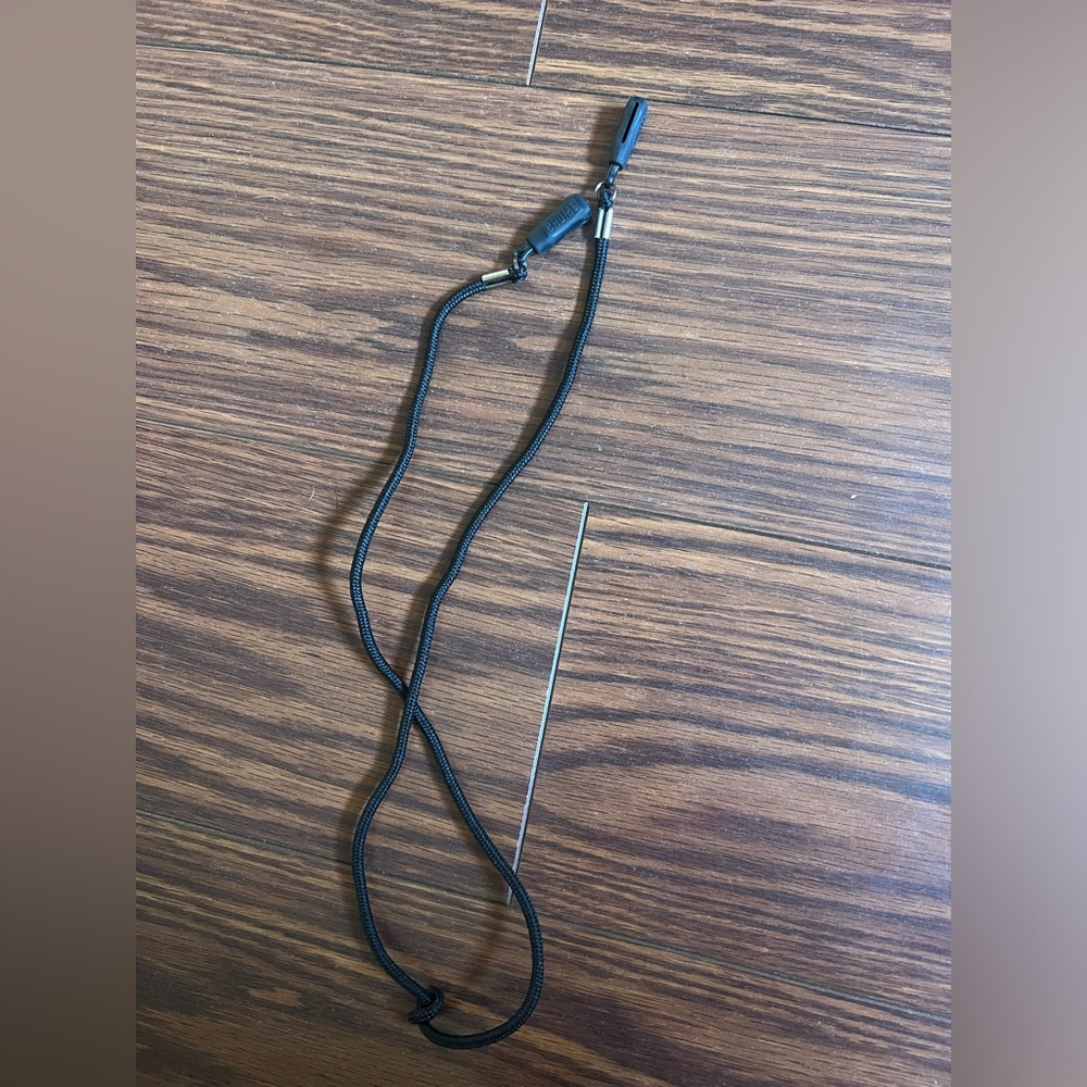 CHUMS SUNGLASS BLACK LANYARD